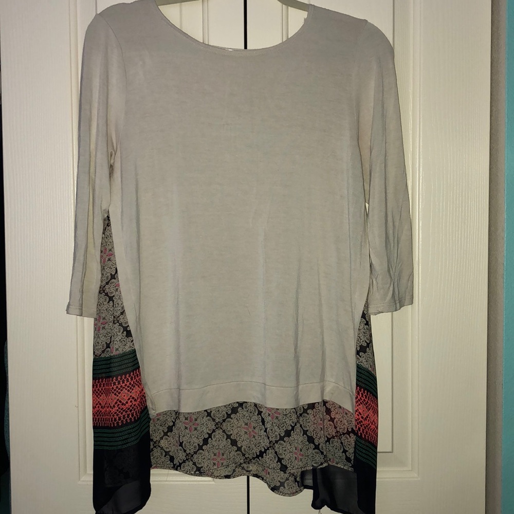 White 3/4 Sleeve with fabric inserts on side